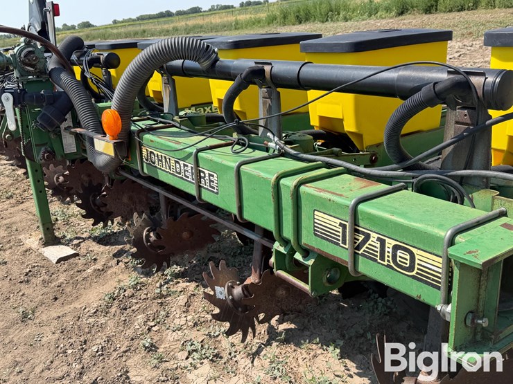 john-deere-1710-image-10