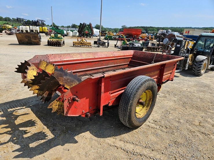 new-holland-512-image-5