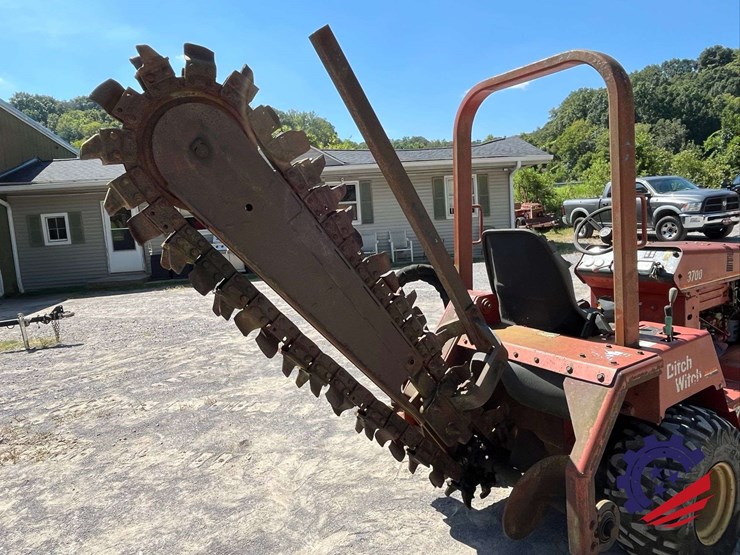 2001-ditch-witch-3700-image-20