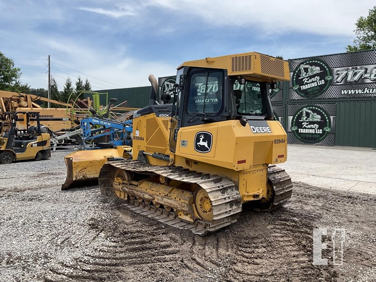 2021-deere-650k-lgp-image-2