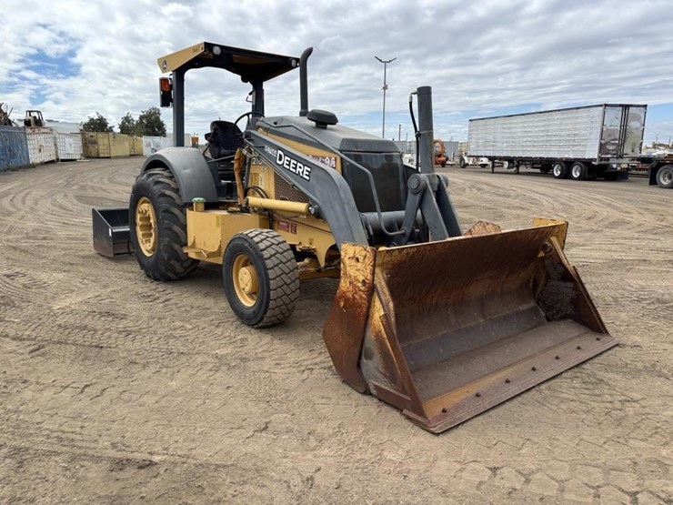 2013-deere-210k-ep-image-2