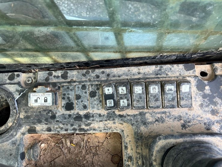 2021-takeuchi-tl12v2-image-23