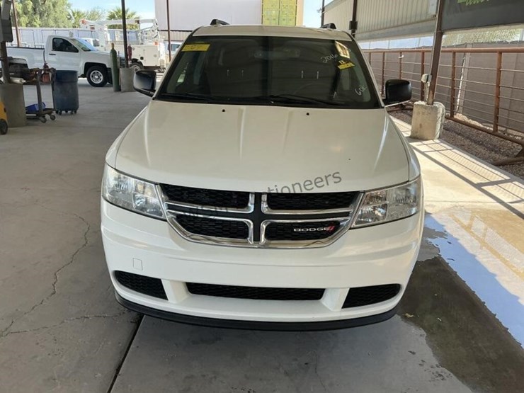 2016-dodge-journey-image-3