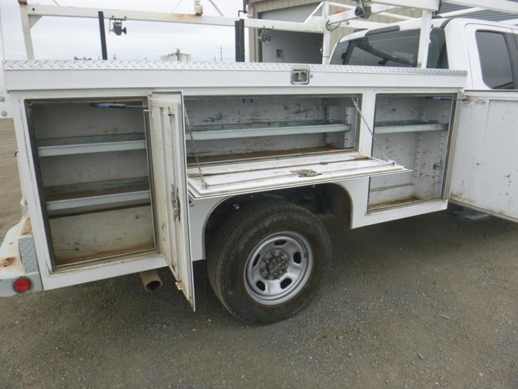 2021-ford-f350-image-9
