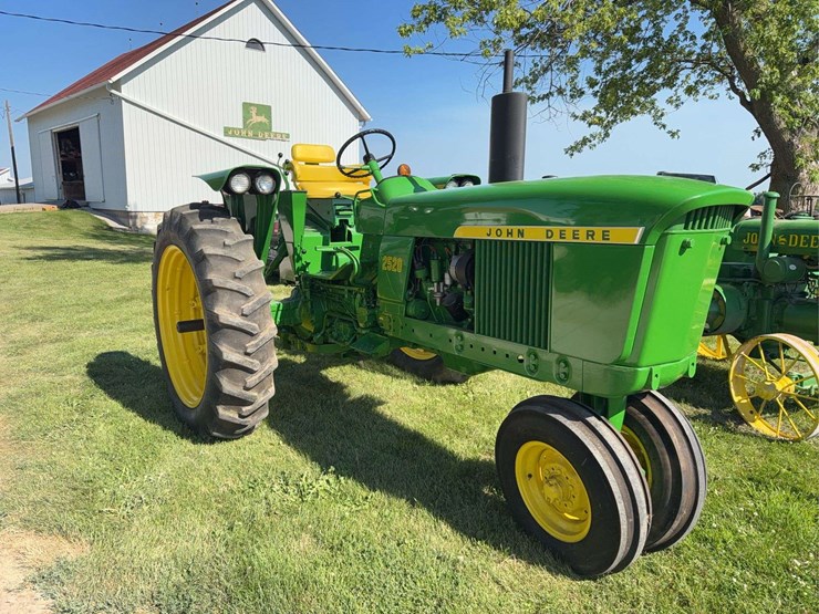 john-deere-2520-image-7