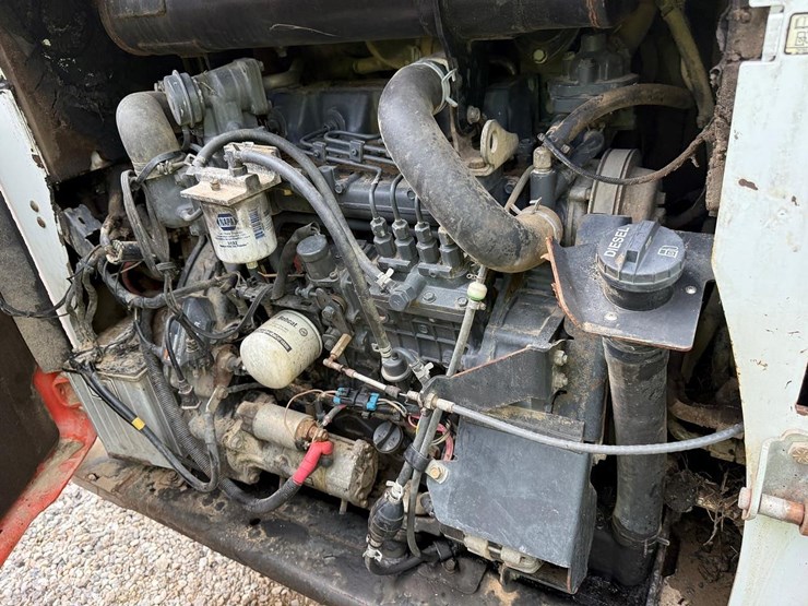 2020-bobcat-t595-image-29