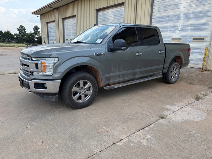 2019-ford-f150-xlt-image-2