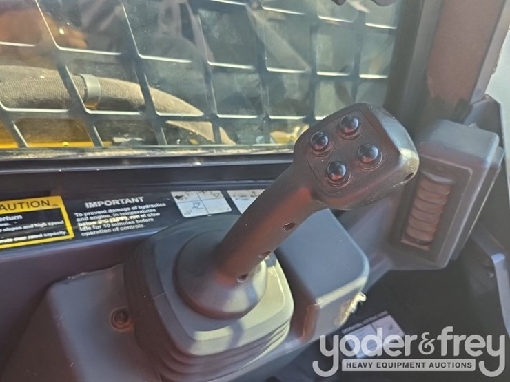 2019-deere-324g-image-26