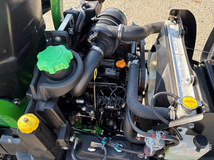#1021-•-john-deere-2550e-*diesel*-riding-greensmower-image-8