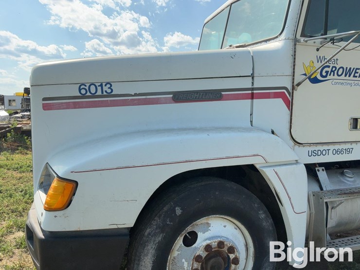 1990-freightliner-fld120-image-17