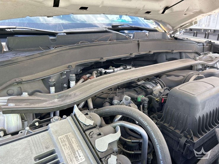 2020-ford-explorer-image-10