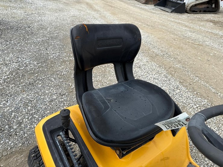 2015-cub-cadet-xt1-lt42-image-16