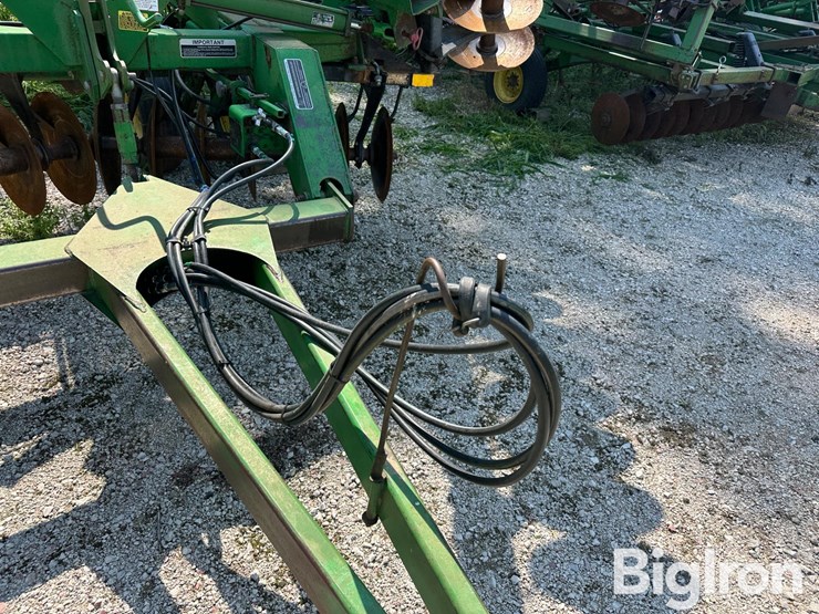 john-deere-630-image-11