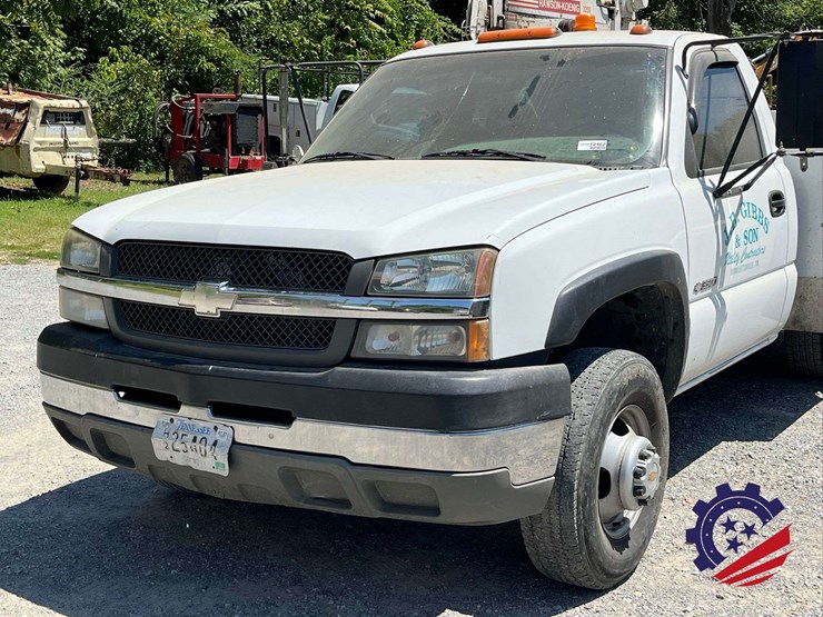 2003-chevrolet-silverado-3500-image-15