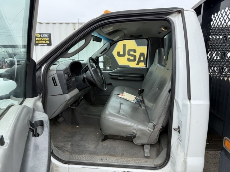 2006-ford-f350-xl-image-21
