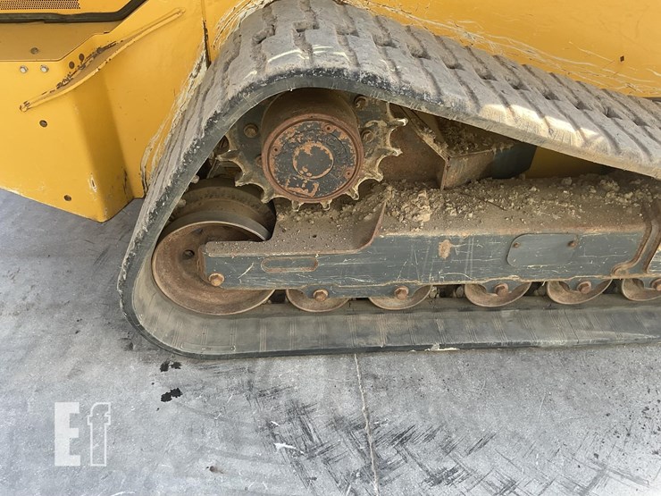 2021-deere-333g-image-10
