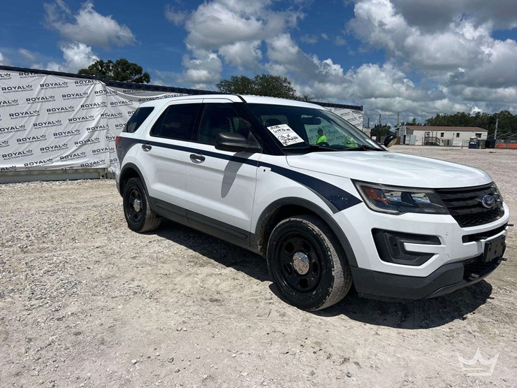 2018-ford-explorer-image-2