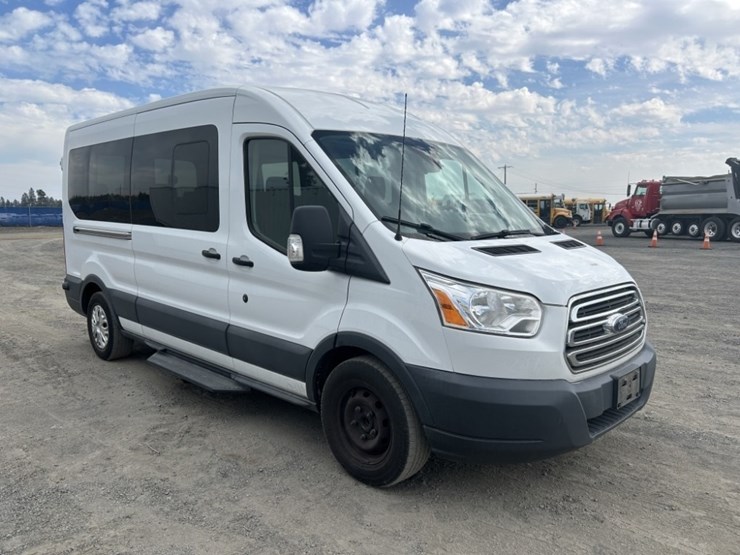 2017-ford-transit-image-7