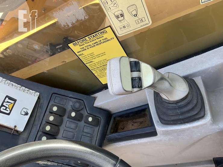 2016-caterpillar-tl642d-image-10