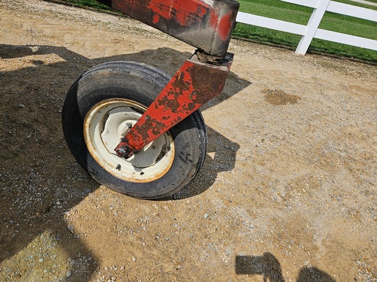 hesston-6450-image-44