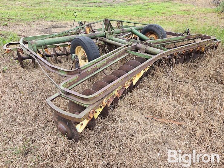 john-deere-12-image-7