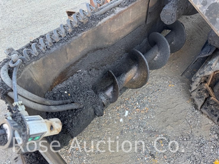 2016-maulden-1550d-asphalt-paver-(low-hrs)-richmond,-va)-image-9