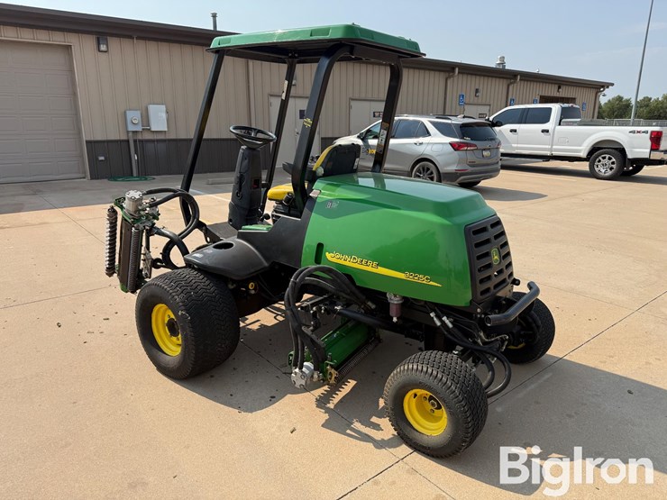 john-deere-3225c-image-7
