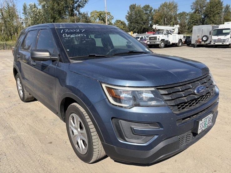 2017-ford-explorer-image-2