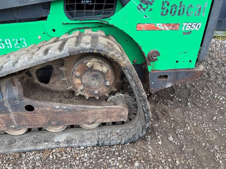 2013-bobcat-t650-image-18