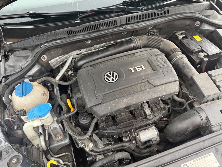 #55-•-2015-volkswagen-jetta-image-24