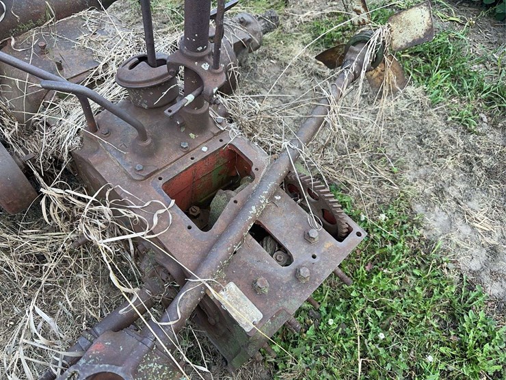 john-deere-b-image-6