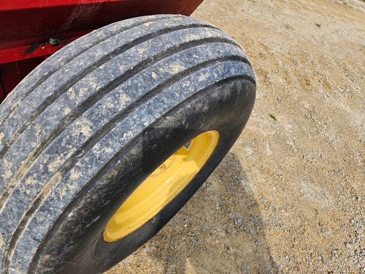 2018-new-holland-790-image-31