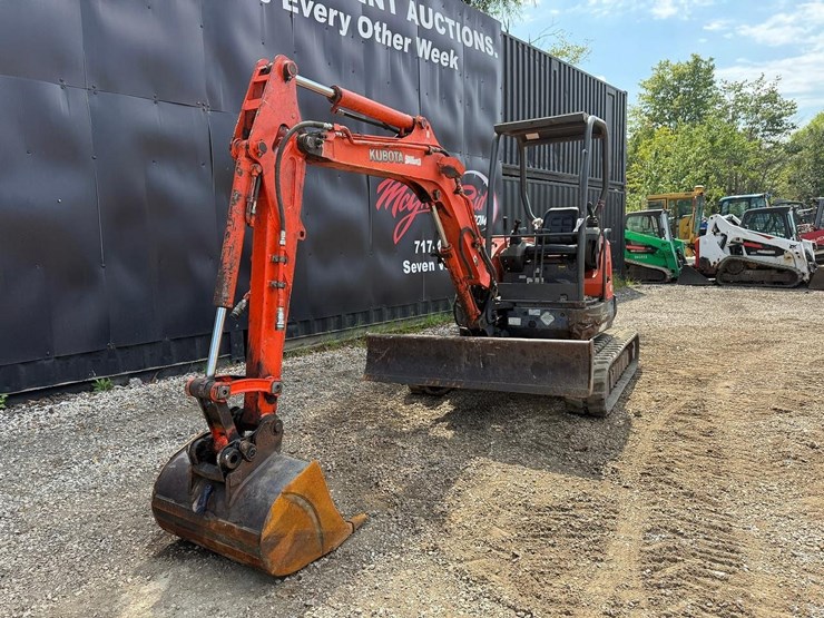 2011-kubota-u35-image-7