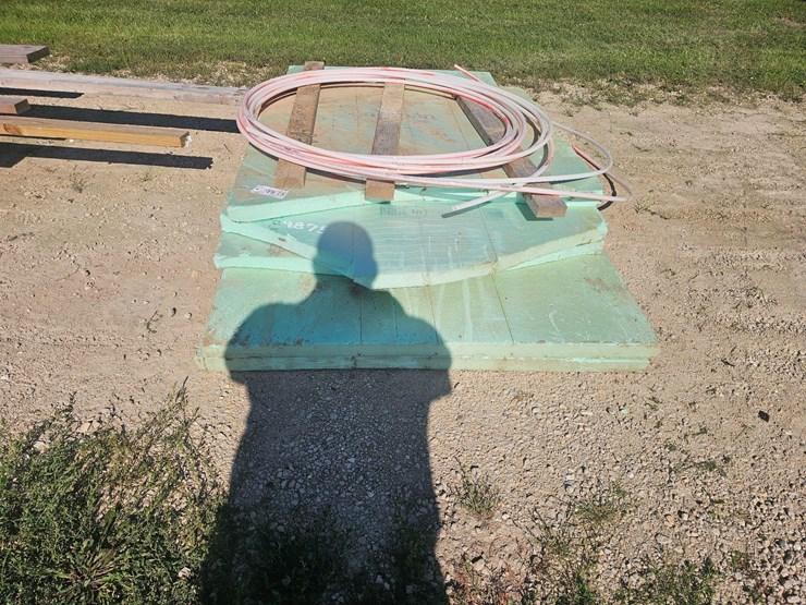 misc-pieces-of-styrofoam-insulation-image-1