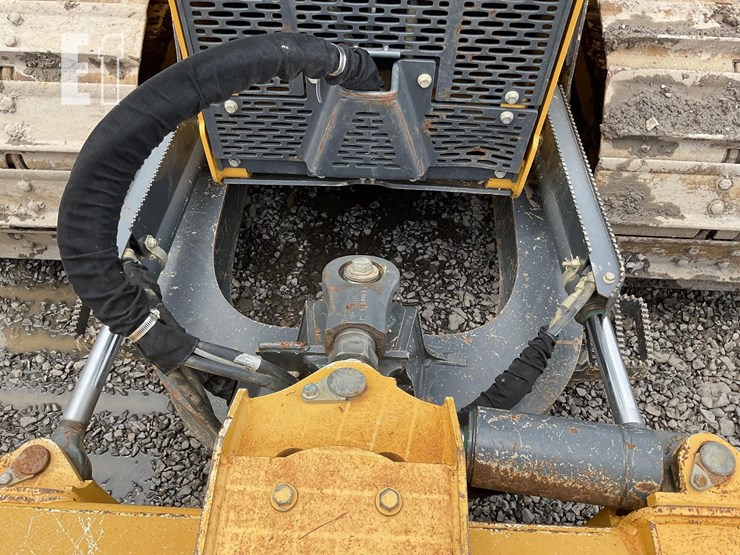 2021-deere-650k-lgp-image-11