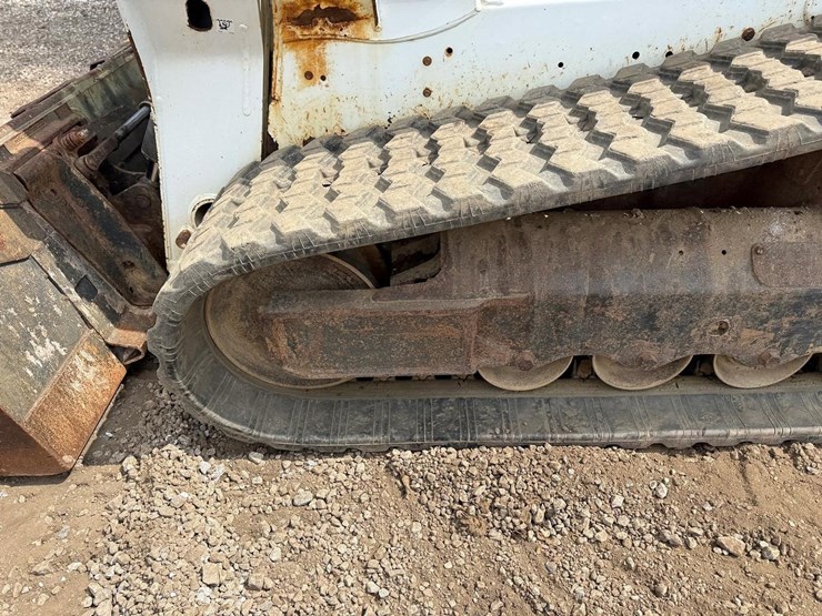 2020-bobcat-t595-image-17
