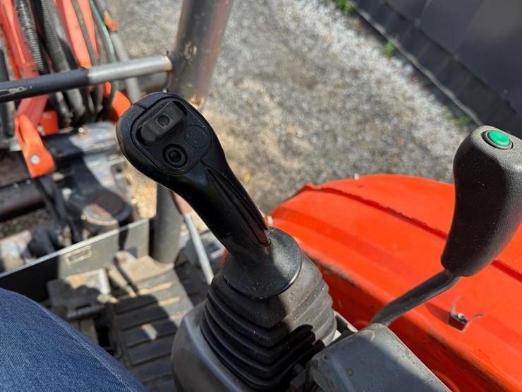 2011-kubota-u35-image-20