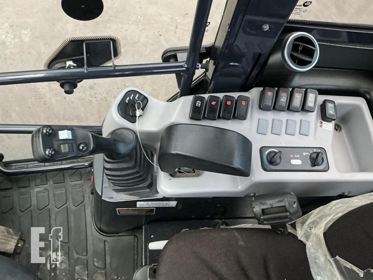 2021-kubota-r540-image-14