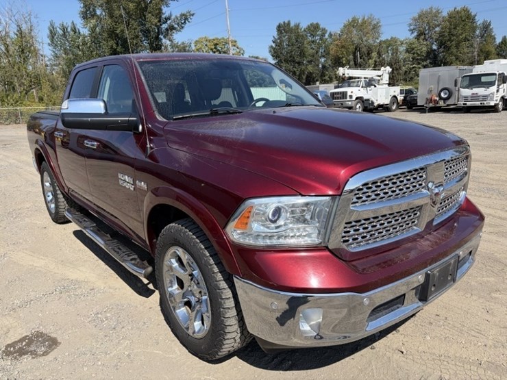 2017-ram-1500-laramie-image-2