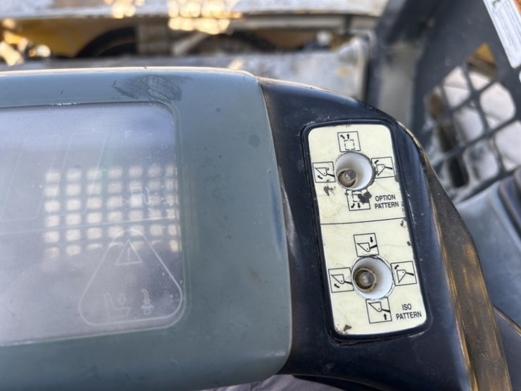 komatsu-sk820-5n-image-25