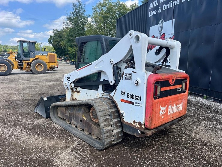 2015-bobcat-t770-image-4