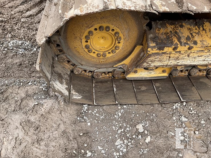 2021-deere-650k-lgp-image-10
