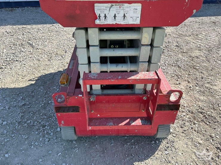 mec-scissor-lift-image-10