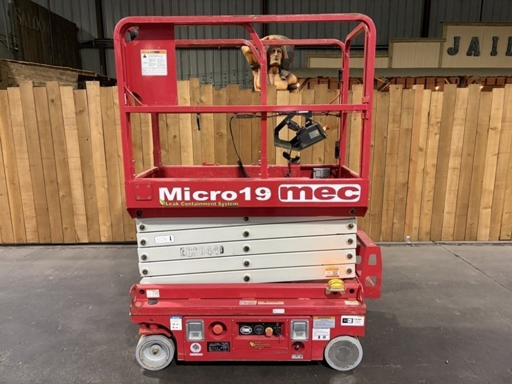 2020-mec-micro-19-scissor-lift-image-7