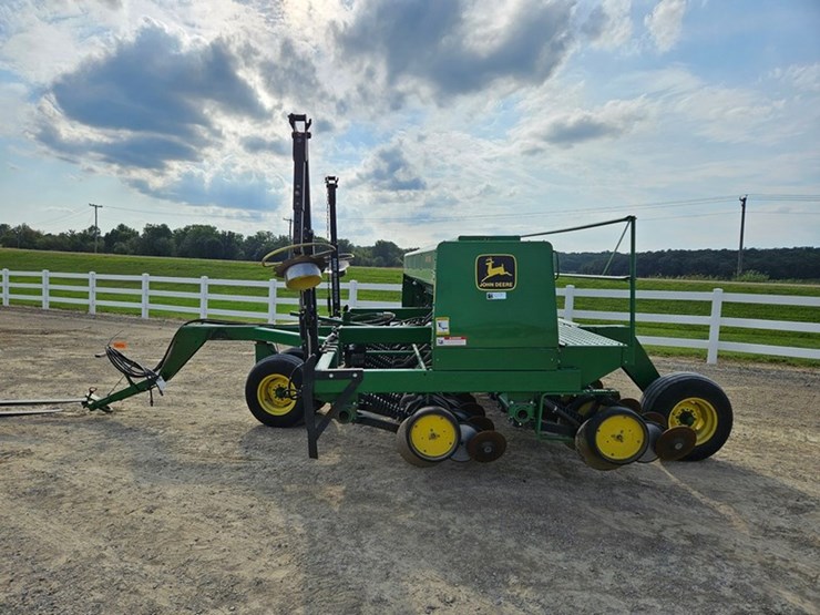 john-deere-750-image-2