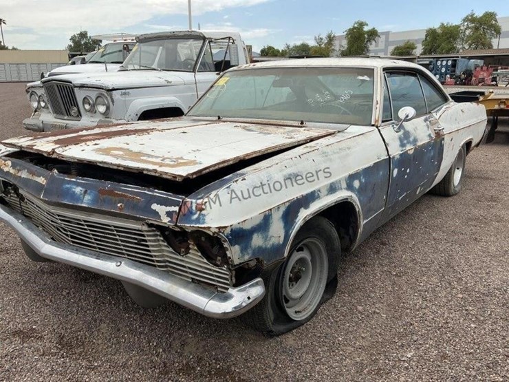 1965-chevrolet-impala-sdn-image-1