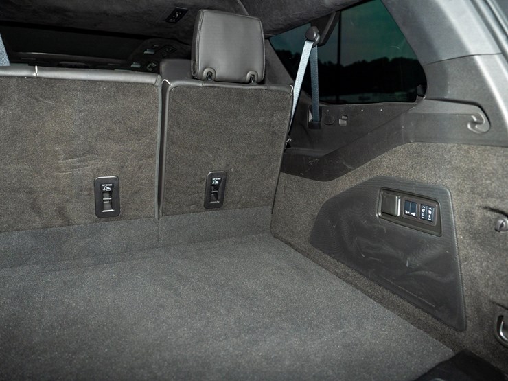 2024-cadillac-escalade-esv-image-84