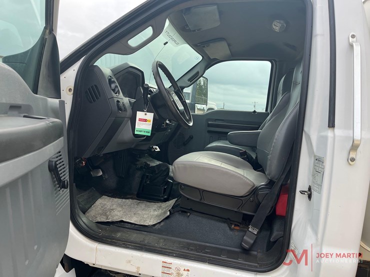 2017-ford-f650-image-13