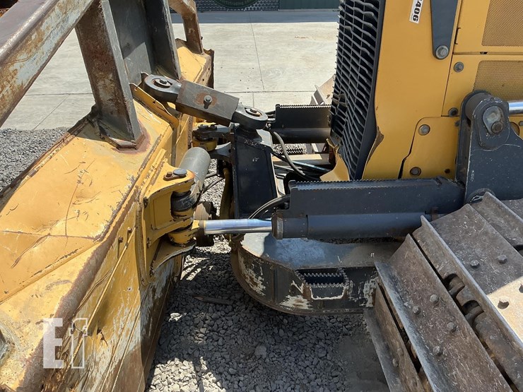 2012-deere-700k-lgp-image-11