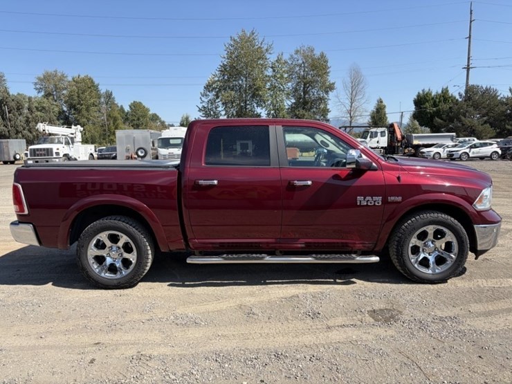 2017-ram-1500-laramie-image-3